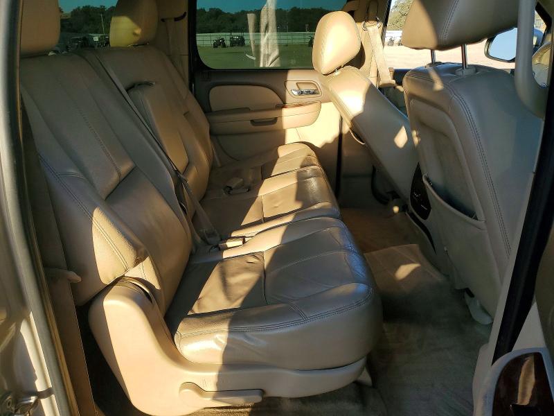 71840986 :رقم المزاد ، 1GNSKJE30BR371256 vin ، 2011 Chevrolet Suburban مزاد بيع