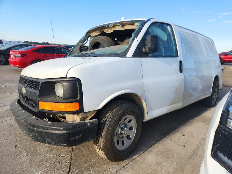 72225486 :رقم المزاد ، 1GCSGAFX2E1163829 vin ، 2014 Chevrolet Express G1500 مزاد بيع