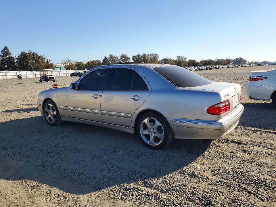 72201606 :رقم المزاد ، WDBJF65J82B464005 vin ، 2002 Mercedes-benz E مزاد بيع