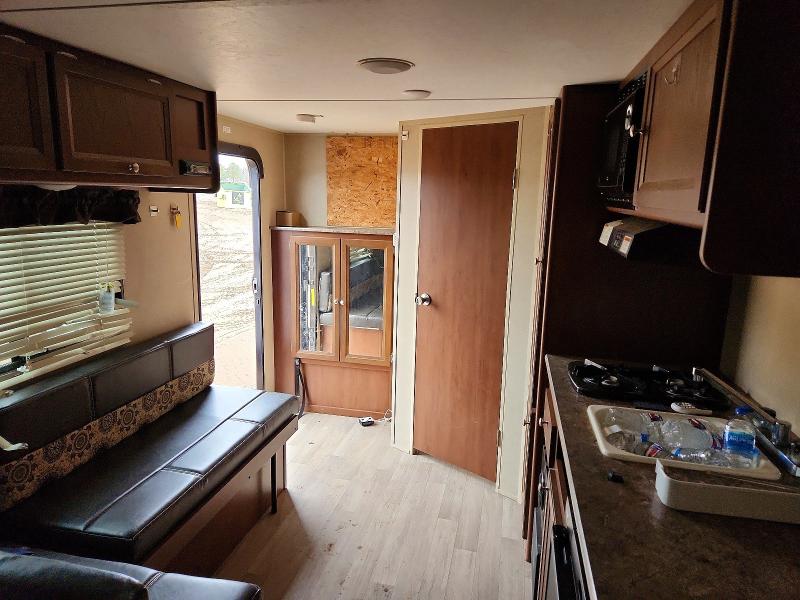 2017 Keystone Coleman მანქანა იყიდება აუქციონზე, vin: 4YDT16F18HH930347, აუქციონის ნომერი: 72487846