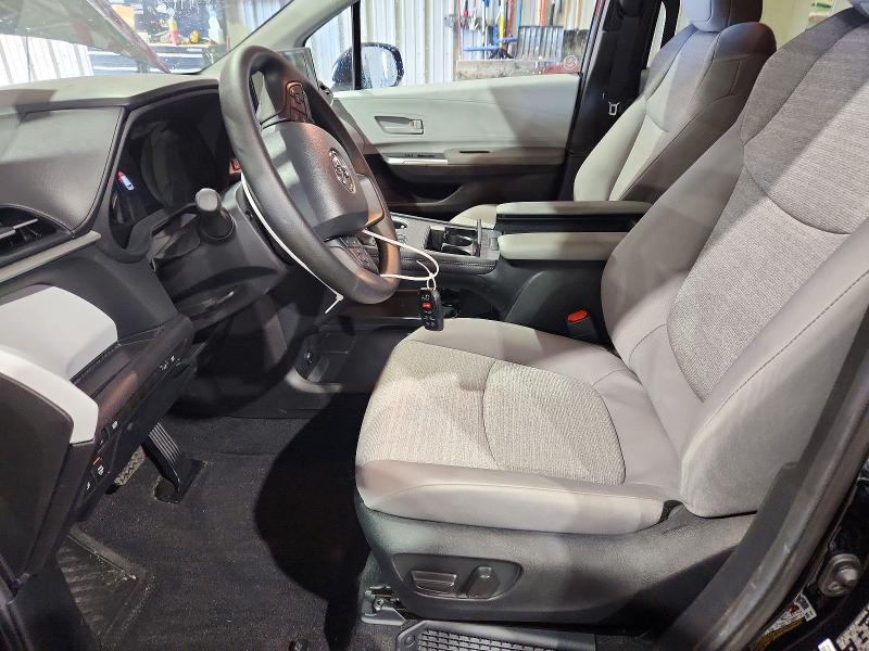 2026 Toyota Sienna მანქანა იყიდება აუქციონზე, vin: 5TDKRKEC8TS305700, აუქციონის ნომერი: 72007856