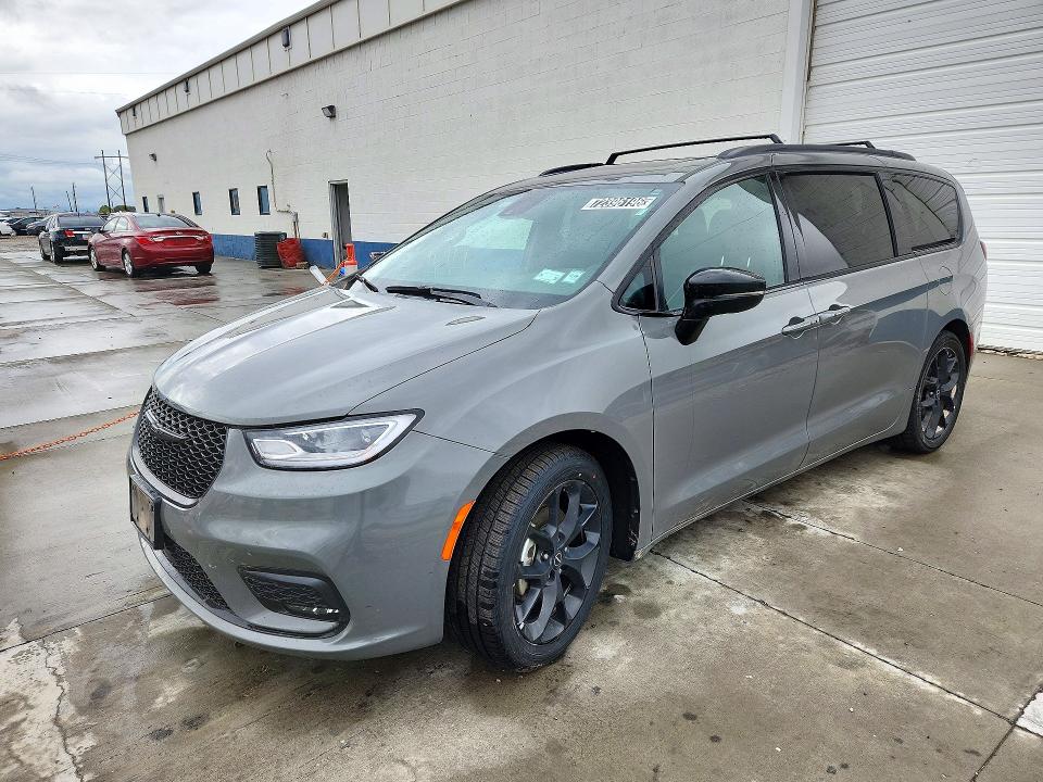 2025 Chrysler Pacifica მანქანა იყიდება აუქციონზე, vin: 2C4RC1GG4SR554982, აუქციონის ნომერი: 72396196