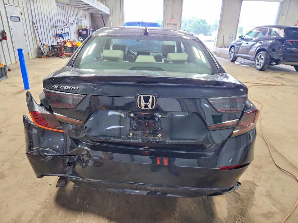 71088876 :رقم المزاد ، 1HGCV1F52JA064707 vin ، 2018 Honda Accord مزاد بيع