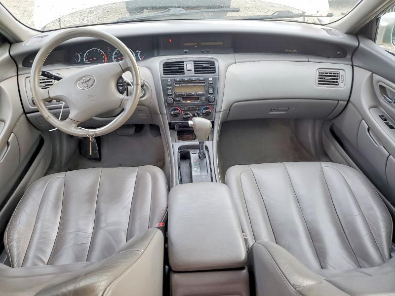 71351586 :رقم المزاد ، 4T1BF28B52U212621 vin ، 2002 Toyota Avalon مزاد بيع