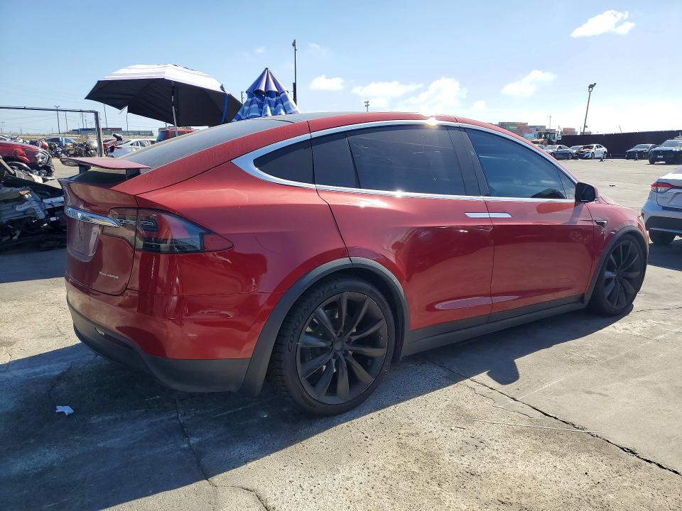 Продажа на аукционе авто 2019 Tesla Model X, vin: 5YJXCDE21KF211820, номер лота: 73739166