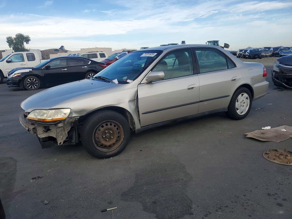 Продажа на аукционе авто 1998 Honda Accord, vin: 1HGCG1645WA074849, номер лота: 71281826