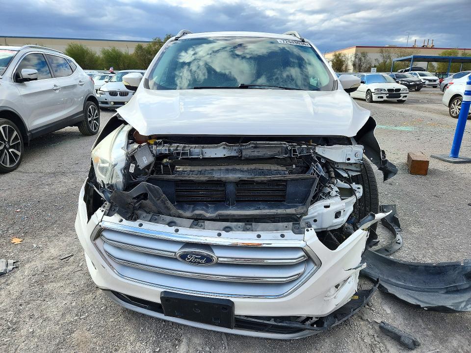 2017 Ford Escape მანქანა იყიდება აუქციონზე, vin: 1FMCU0J93HUD54299, აუქციონის ნომერი: 72943036
