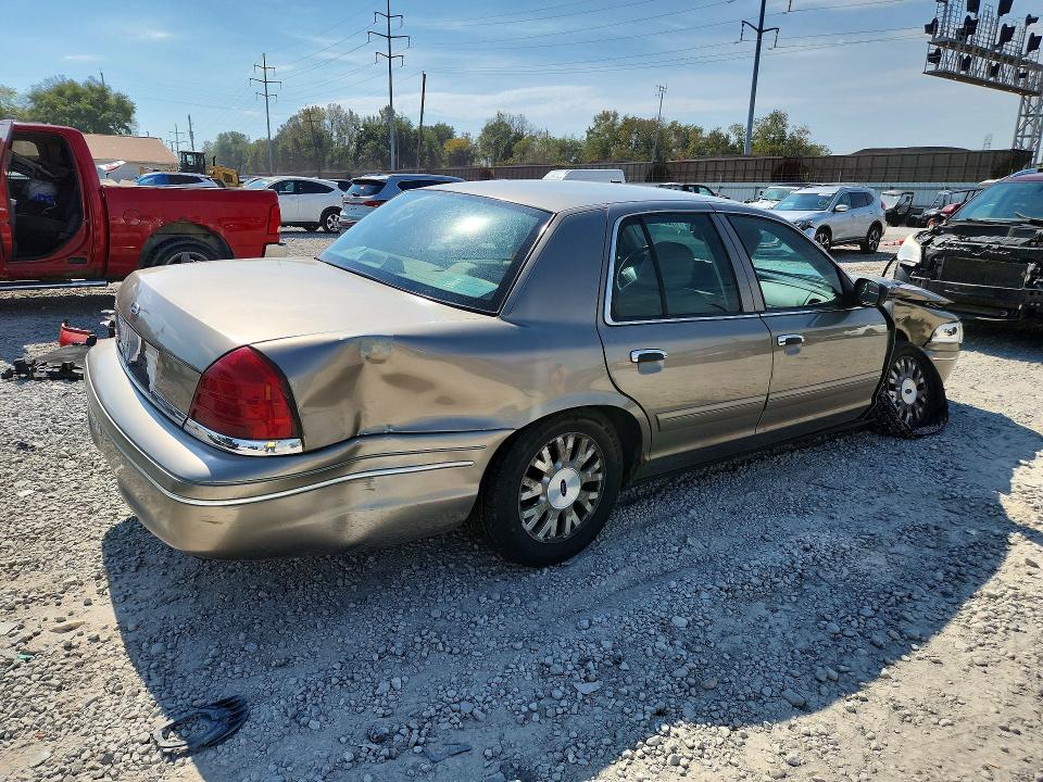 Продаж на аукціоні авто 2004 Ford Crown Victoria, vin: 2FAFP74W64X115681, номер лоту: 71236896