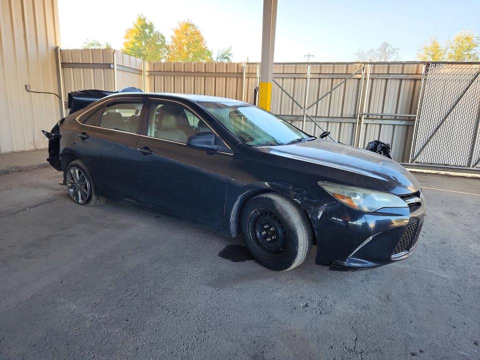71496566 :رقم المزاد ، 4T1BF1FK2FU001069 vin ، 2015 Toyota Camry مزاد بيع