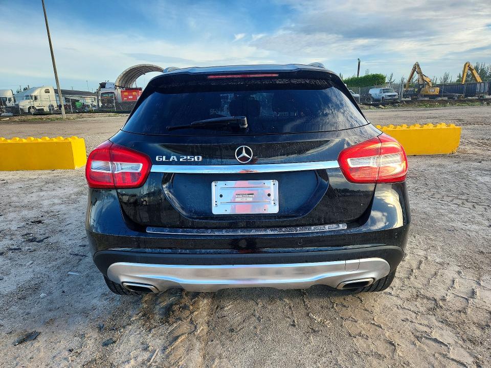 71610126 :رقم المزاد ، WDCTG4EB4GJ226549 vin ، 2016 Mercedes-benz Gla مزاد بيع