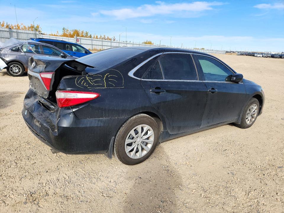 71319376 :رقم المزاد ، 4T1BF1FK3FU008953 vin ، 2015 Toyota Camry مزاد بيع