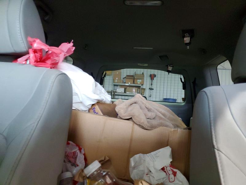 71584156 :رقم المزاد ، 5FNYF4H27BB069495 vin ، 2011 Honda Pilot مزاد بيع
