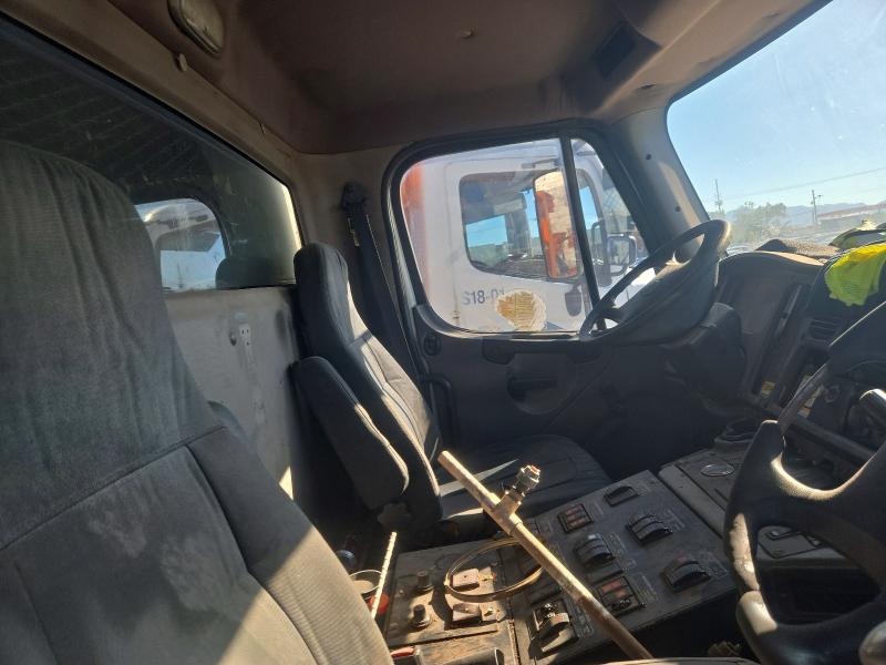 69613266 :رقم المزاد ، 1FVACXDCX7HY36990 vin ، 2007 Freightliner M2 مزاد بيع