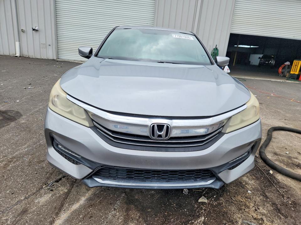 2017 Honda Accord მანქანა იყიდება აუქციონზე, vin: 1HGCR2F5XHA141540, აუქციონის ნომერი: 71901926
