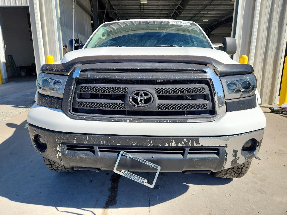 Продажа на аукционе авто 2011 Toyota Tundra, vin: 5TFUW5F12BX180010, номер лота: 71824246