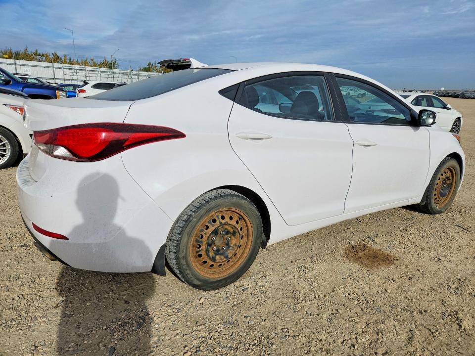 71008926 :رقم المزاد ، KMHDH4AH3FU288437 vin ، 2015 Hyundai Elantra مزاد بيع