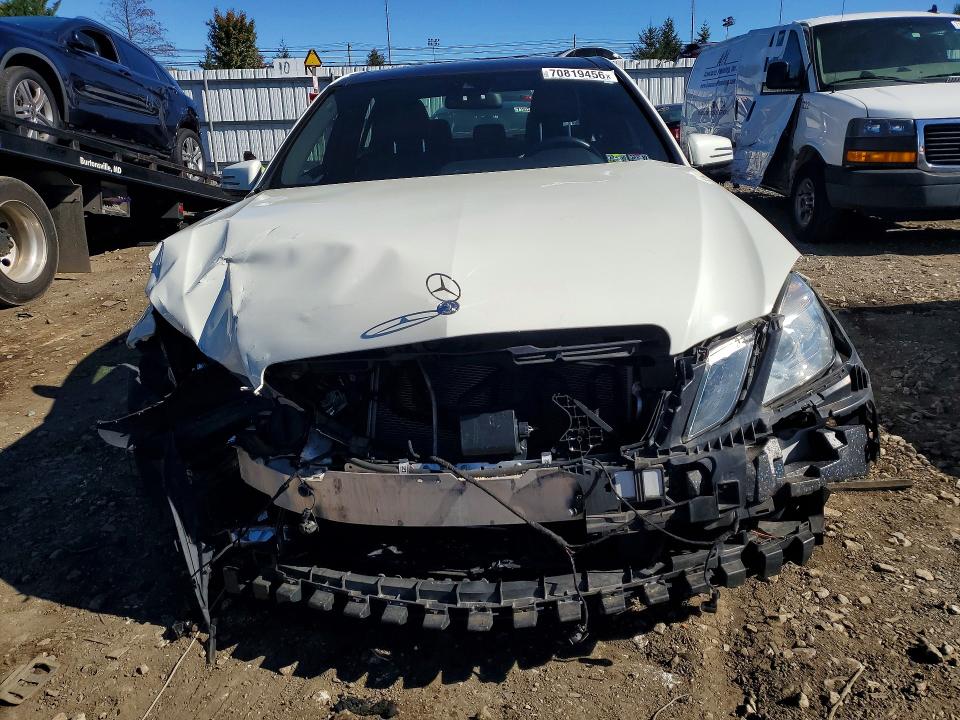 70819456 :رقم المزاد ، WDDHF8HB4BA392389 vin ، 2011 Mercedes-benz E مزاد بيع