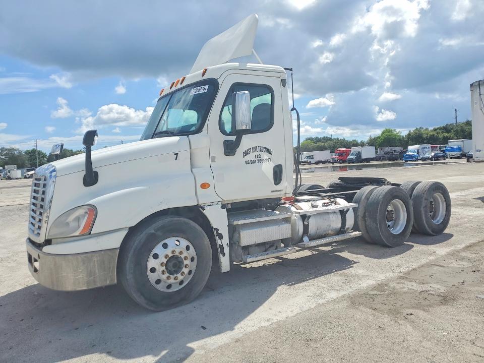 Продажа на аукционе авто 2010 Freightliner Cascadia 125, vin: 1FUJGEDR4ALAN1051, номер лота: 71556076