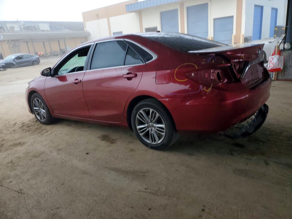 71250016 :رقم المزاد ، 4T1BF1FK0FU921332 vin ، 2015 Toyota Camry مزاد بيع