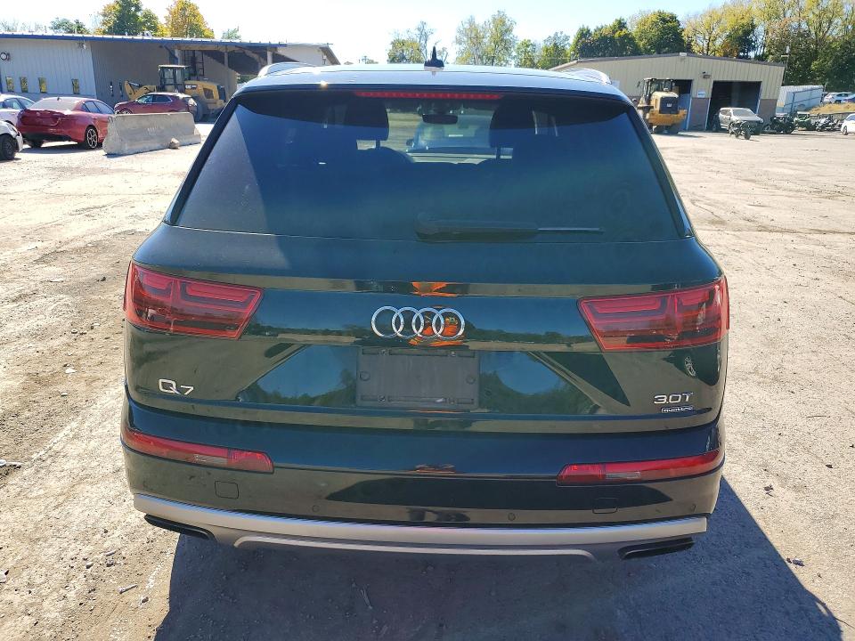 2018 Audi Q7 მანქანა იყიდება აუქციონზე, vin: WA1LAAF70JD005711, აუქციონის ნომერი: 71810636