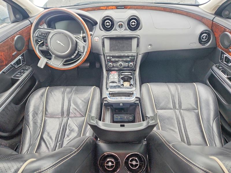 70826636 :رقم المزاد ، SAJWA1C71H8W11014 vin ، 2017 Jaguar Xj مزاد بيع