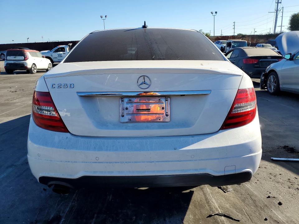 Продаж на аукціоні авто 2013 Mercedes-benz C, vin: WDDGF4HB0DG001498, номер лоту: 72013896