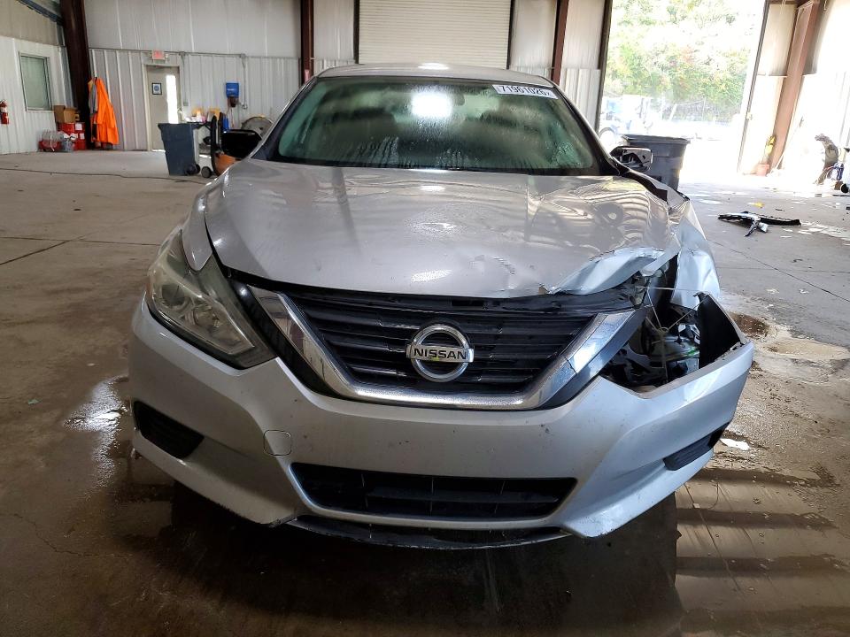 Продаж на аукціоні авто 2017 Nissan Altima, vin: 1N4AL3AP0HC258270, номер лоту: 71961026