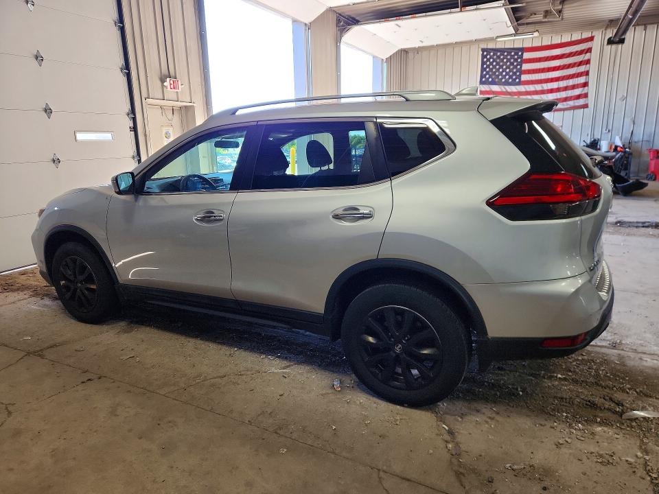 2017 Nissan Rogue მანქანა იყიდება აუქციონზე, vin: 5N1AT2MV4HC896399, აუქციონის ნომერი: 71592336