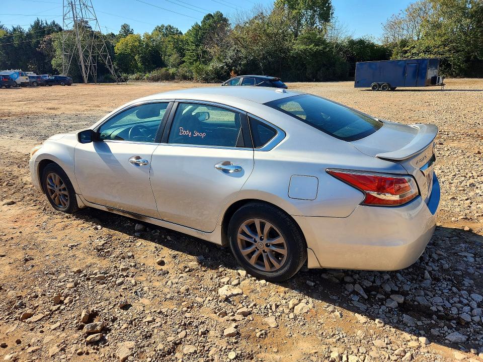 2015 Nissan Altima მანქანა იყიდება აუქციონზე, vin: 1N4AL3AP9FC576059, აუქციონის ნომერი: 72284866