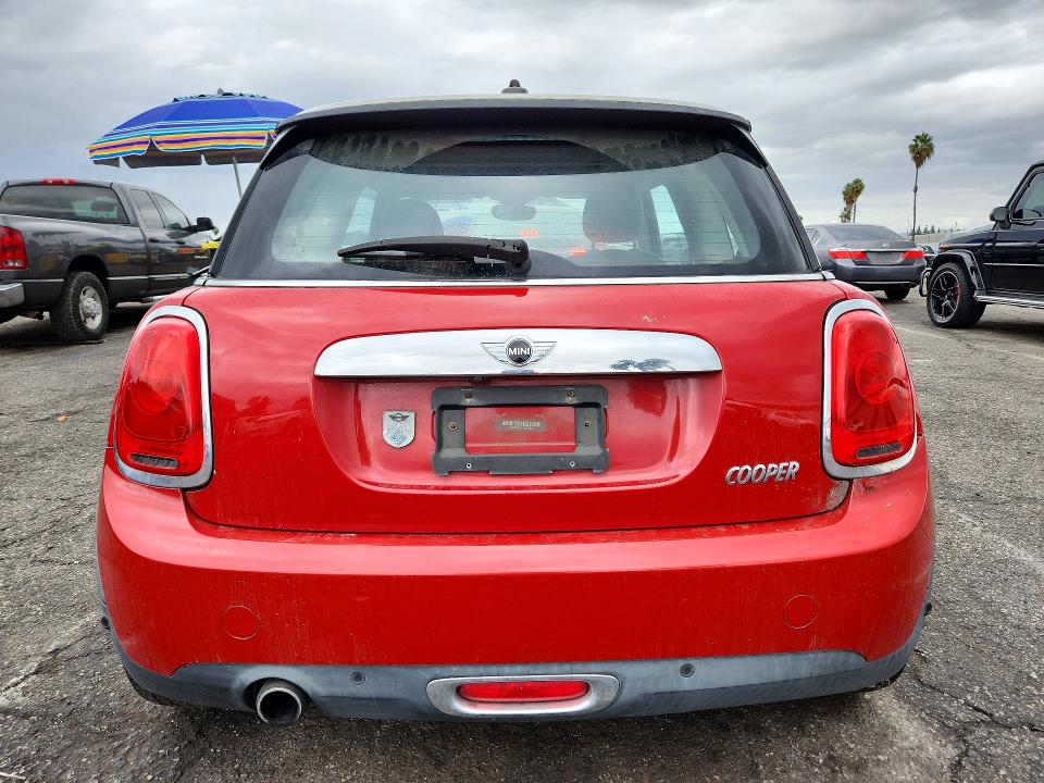 72153926 :رقم المزاد ، WMWXP5C51H3B77634 vin ، 2017 Mini Cooper مزاد بيع