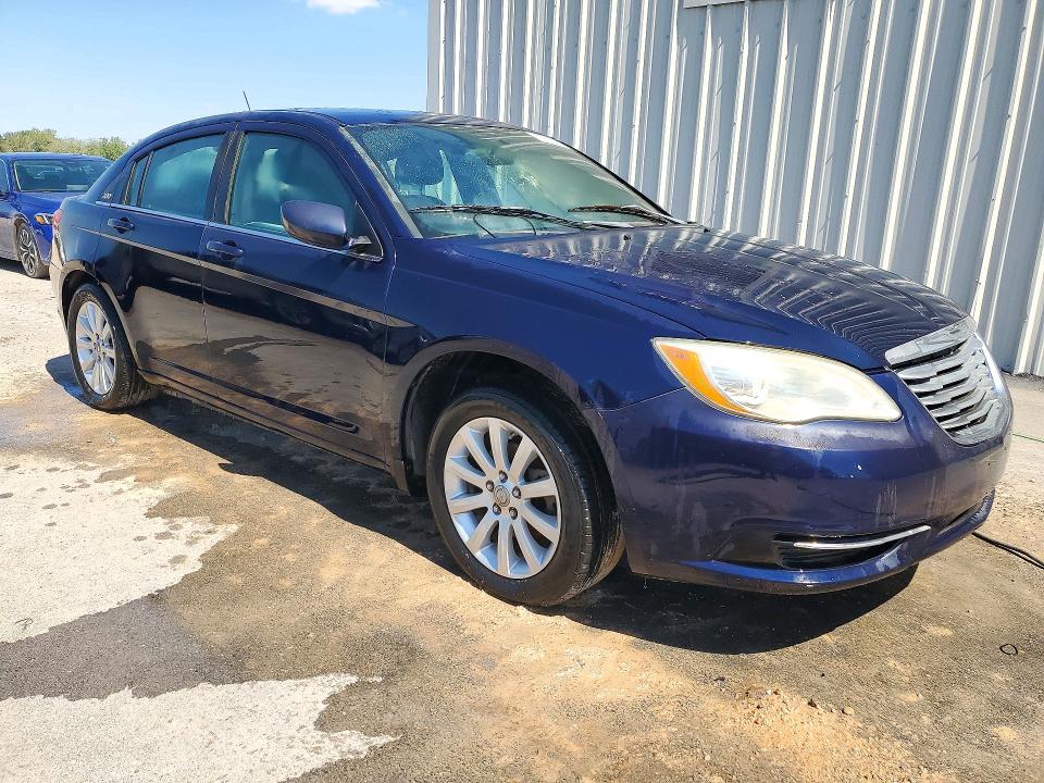 72626286 :رقم المزاد ، 1C3CCBBB7EN185094 vin ، 2014 Chrysler 200 مزاد بيع
