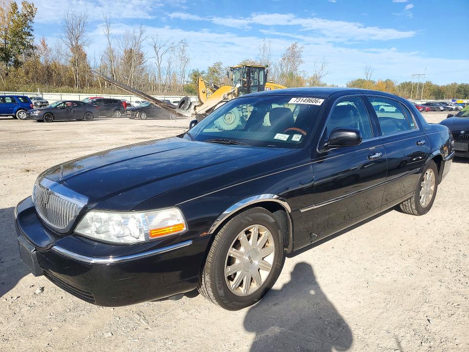 Продажа на аукционе авто 2011 Lincoln Town Car, vin: 2LNBL8CV1BX764624, номер лота: 73149606