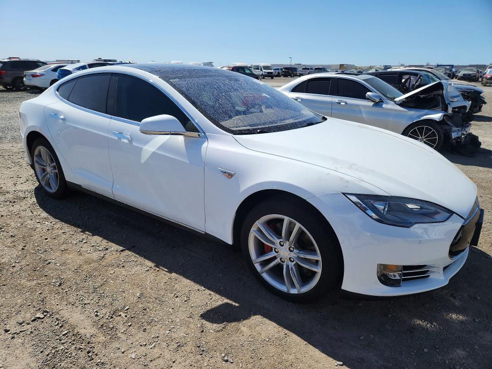 Продажа на аукционе авто 2014 Tesla Model S, vin: 5YJSA1S11EFP47911, номер лота: 71436906