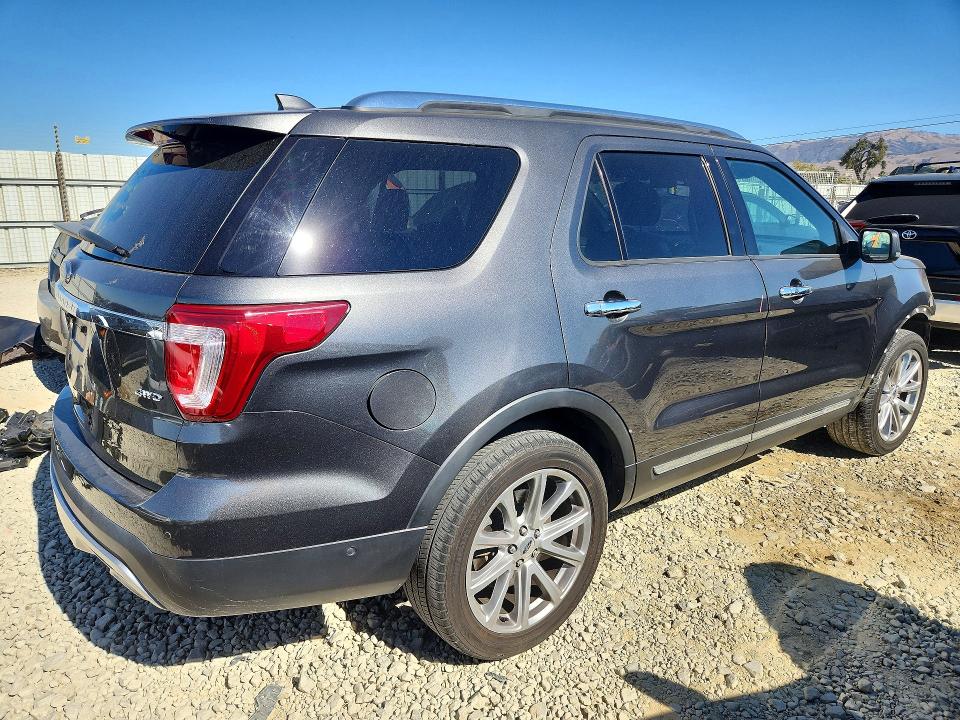 71262136 :رقم المزاد ، 1FM5K8F82HGE11989 vin ، 2017 Ford Explorer مزاد بيع