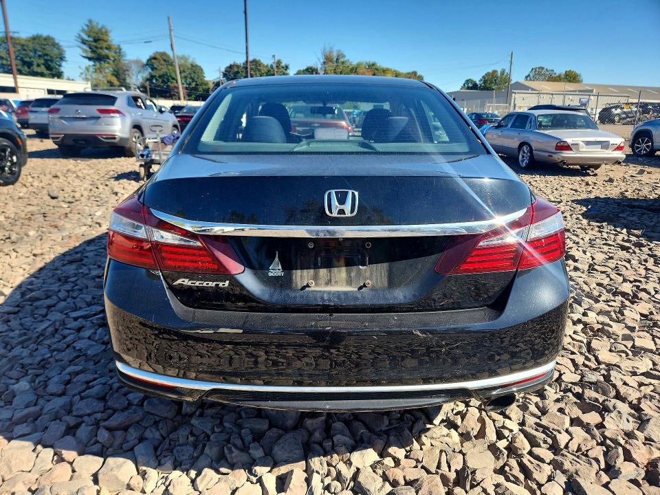 2017 Honda Accord მანქანა იყიდება აუქციონზე, vin: 1HGCR2F33HA068557, აუქციონის ნომერი: 70926986