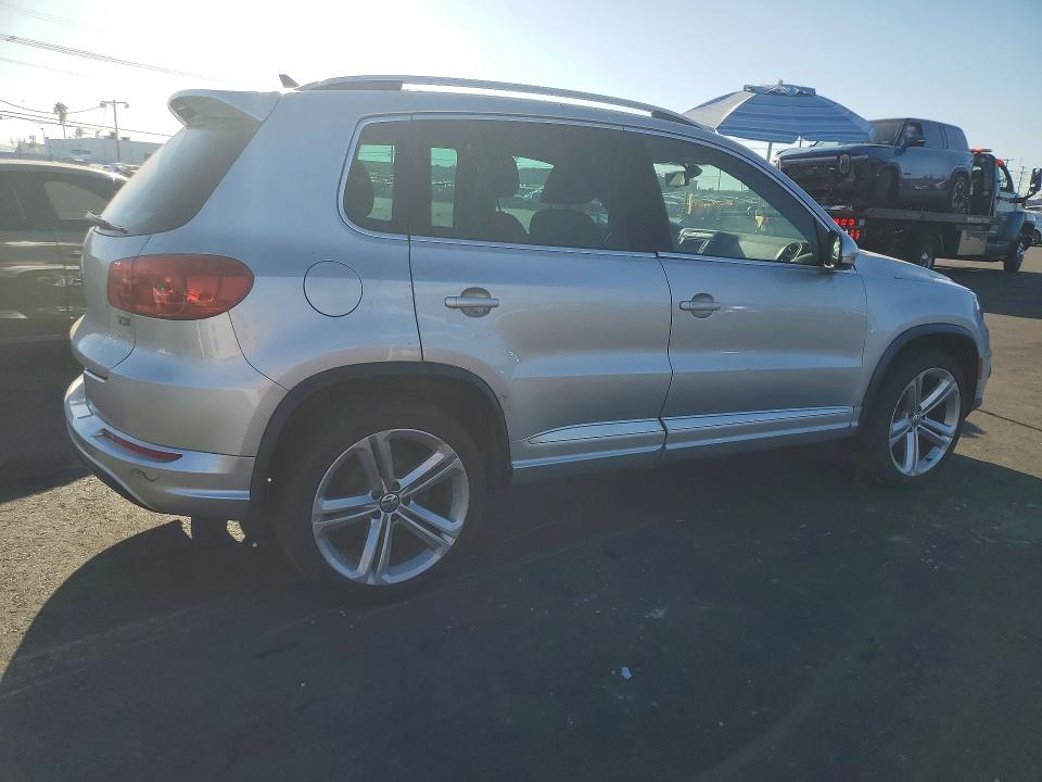 2016 Volkswagen Tiguan მანქანა იყიდება აუქციონზე, vin: WVGAV7AX1GW077232, აუქციონის ნომერი: 71623666