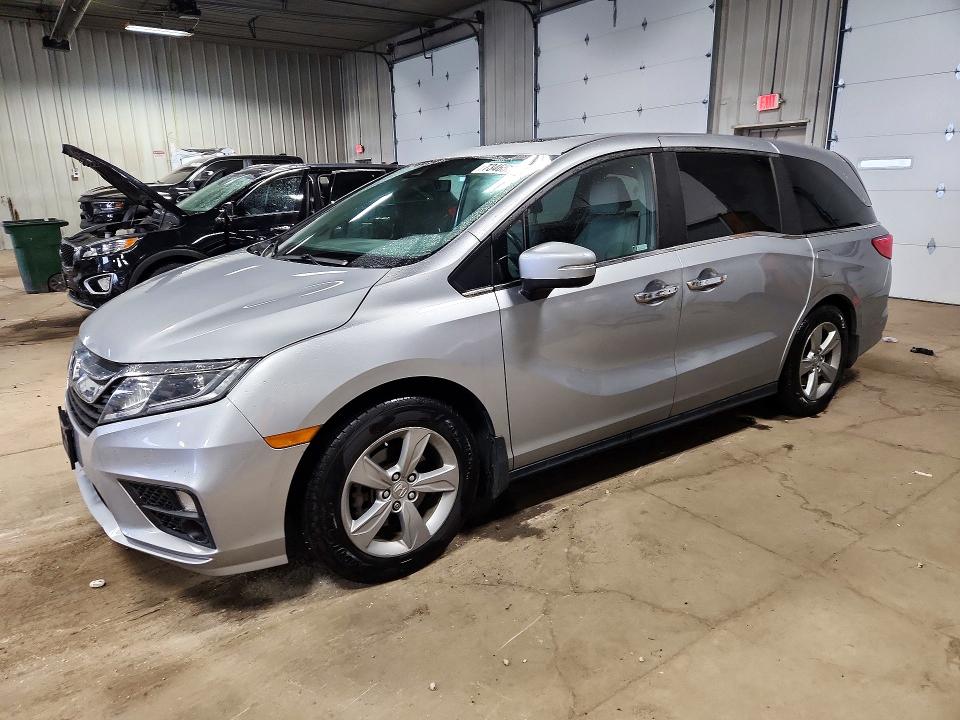 2018 Honda Odyssey მანქანა იყიდება აუქციონზე, vin: 5FNRL6H77JB083092, აუქციონის ნომერი: 73465546