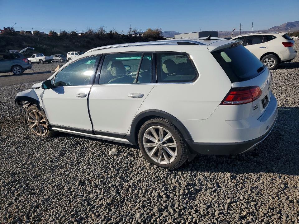 Продаж на аукціоні авто 2018 Volkswagen Golf Alltrack, vin: 3VWH17AU7JM759850, номер лоту: 71024786