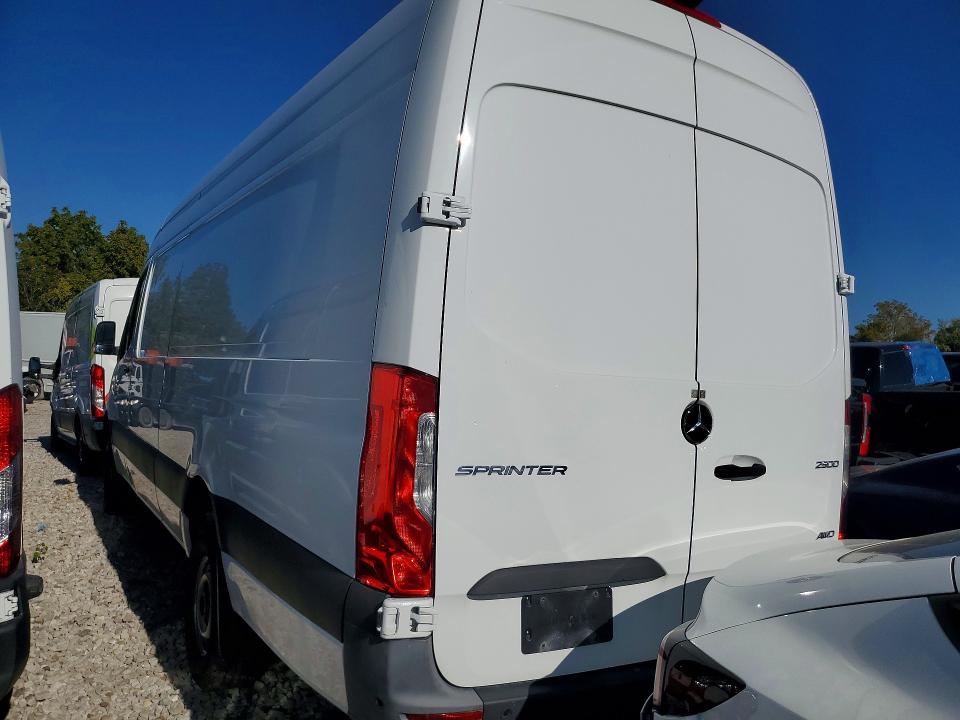 67718696 :رقم المزاد ، W1Y4NDVY0PT123472 vin ، 2023 Mercedes-benz Sprinter مزاد بيع