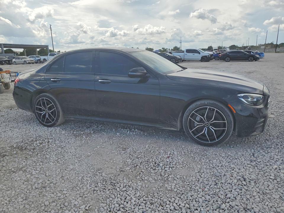71717906 :رقم المزاد ، W1KZF8EB4PB132455 vin ، 2023 Mercedes-benz E مزاد بيع