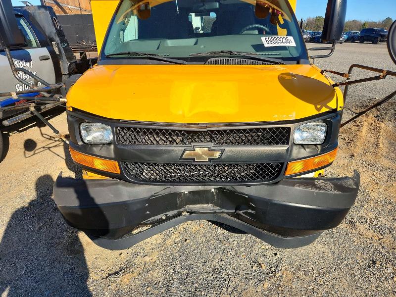 69889236 :رقم المزاد ، 1HA6GUBG3HN005680 vin ، 2018 Chevrolet Express مزاد بيع