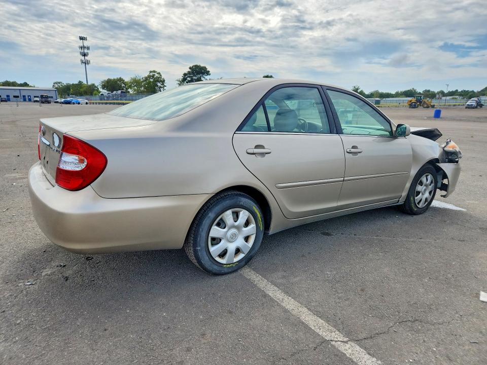 2004 Toyota Camry მანქანა იყიდება აუქციონზე, vin: 4T1BE32K24U307142, აუქციონის ნომერი: 71062506
