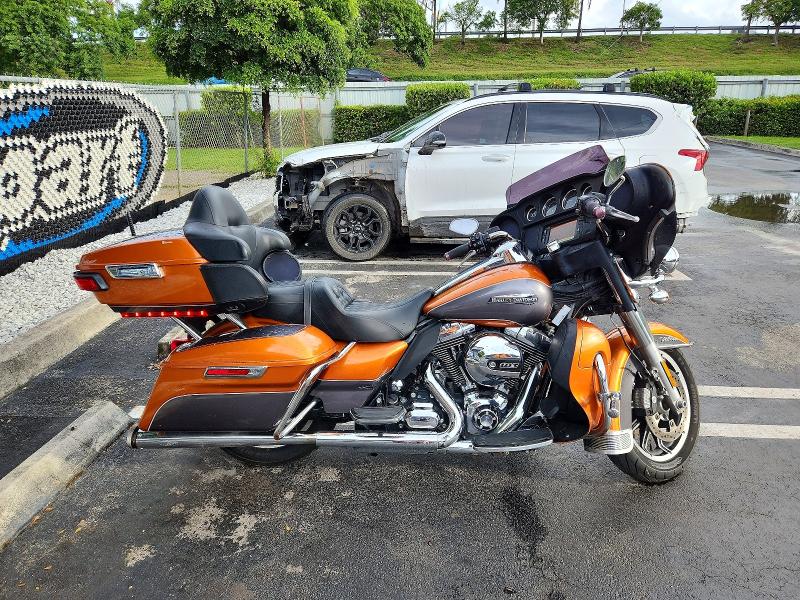 2015 Harley-davidson Flhtcu მანქანა იყიდება აუქციონზე, vin: 1HD1FCM14FB674218, აუქციონის ნომერი: 70669416