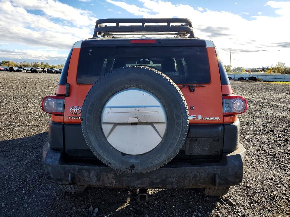 71810496 :رقم المزاد ، JTEBU4BF7EK178730 vin ، 2014 Toyota Fj Cruiser مزاد بيع