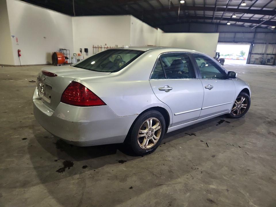 2006 Honda Accord მანქანა იყიდება აუქციონზე, vin: 1HGCM56876A113847, აუქციონის ნომერი: 71957636