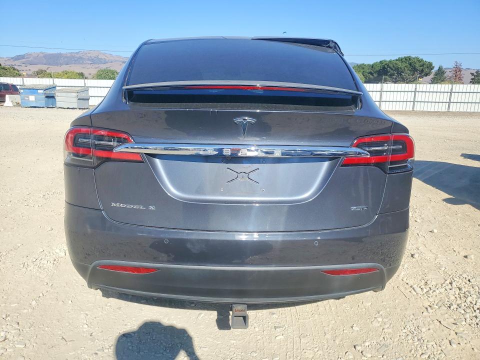 Продаж на аукціоні авто 2018 Tesla Model X, vin: 5YJXCAE21JF093846, номер лоту: 71592946