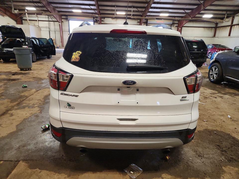 70650446 :رقم المزاد ، 1FMCU0GDXJUA96302 vin ، 2018 Ford Escape مزاد بيع