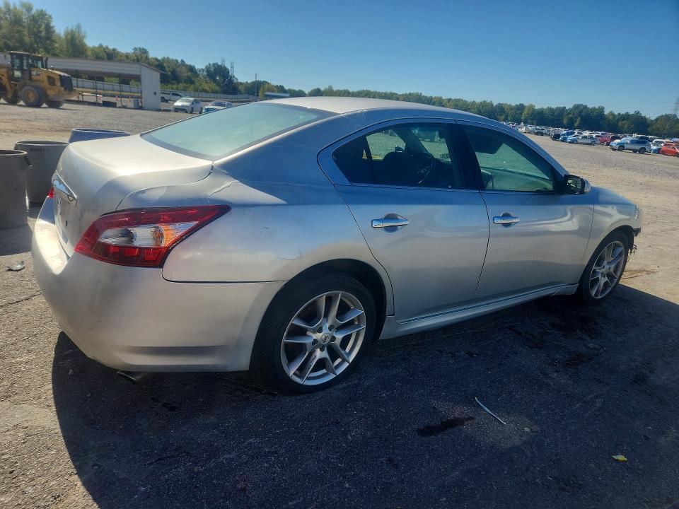 71694526 :رقم المزاد ، 1N4AA5AP0BC849711 vin ، 2011 Nissan Maxima مزاد بيع