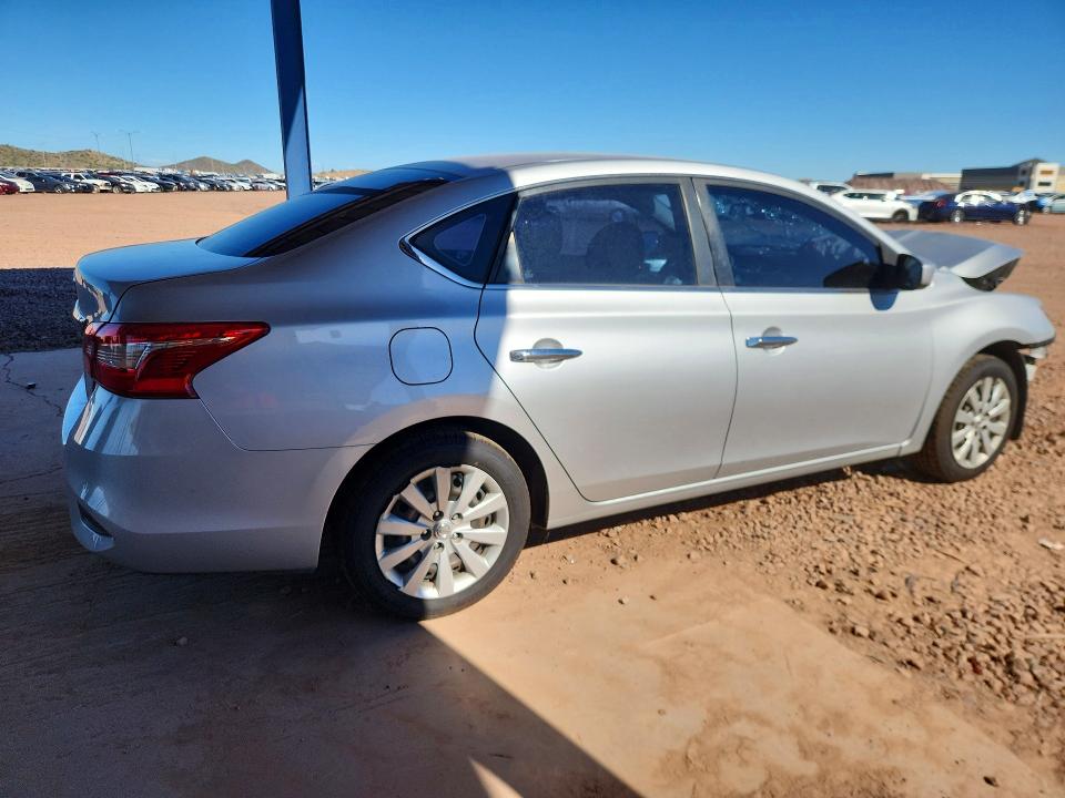 71502676 :رقم المزاد ، 3N1AB7AP0JY301817 vin ، 2018 Nissan Sentra مزاد بيع