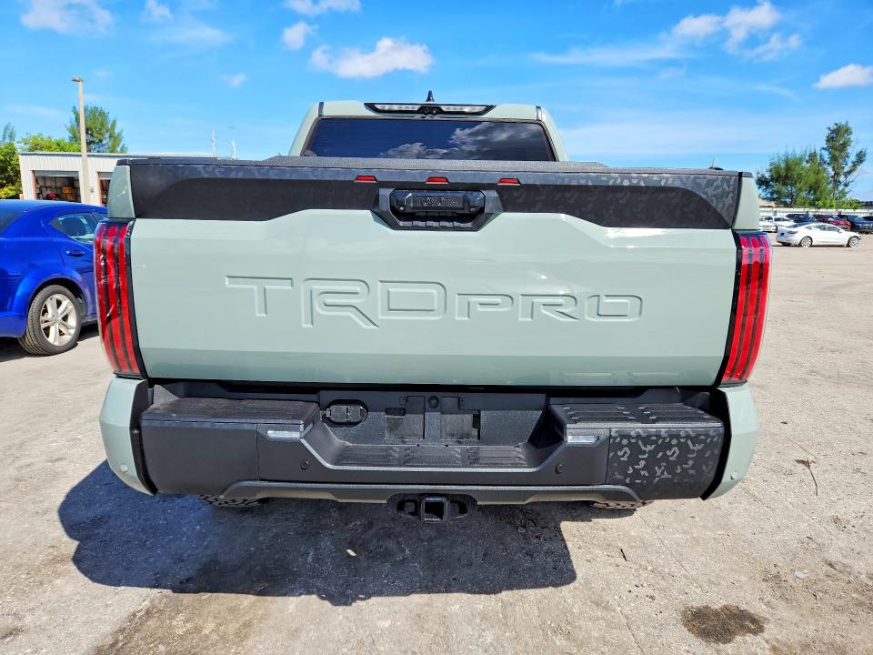 Продажа на аукционе авто 2022 Toyota Tundra, vin: 5TFPC5DB7NX011428, номер лота: 71901816